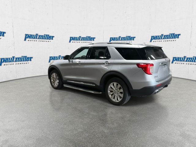 Used 2020 Silver Metallic Ford Limited image 9