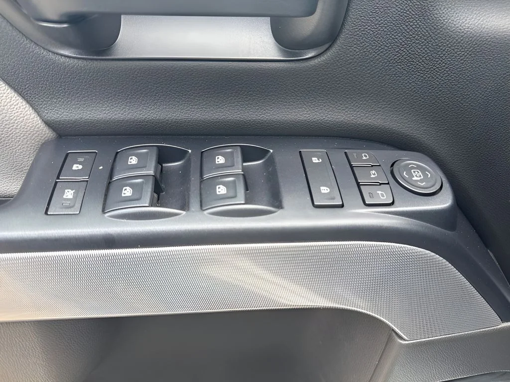 Used 2018 White Chevrolet LTZ image 25