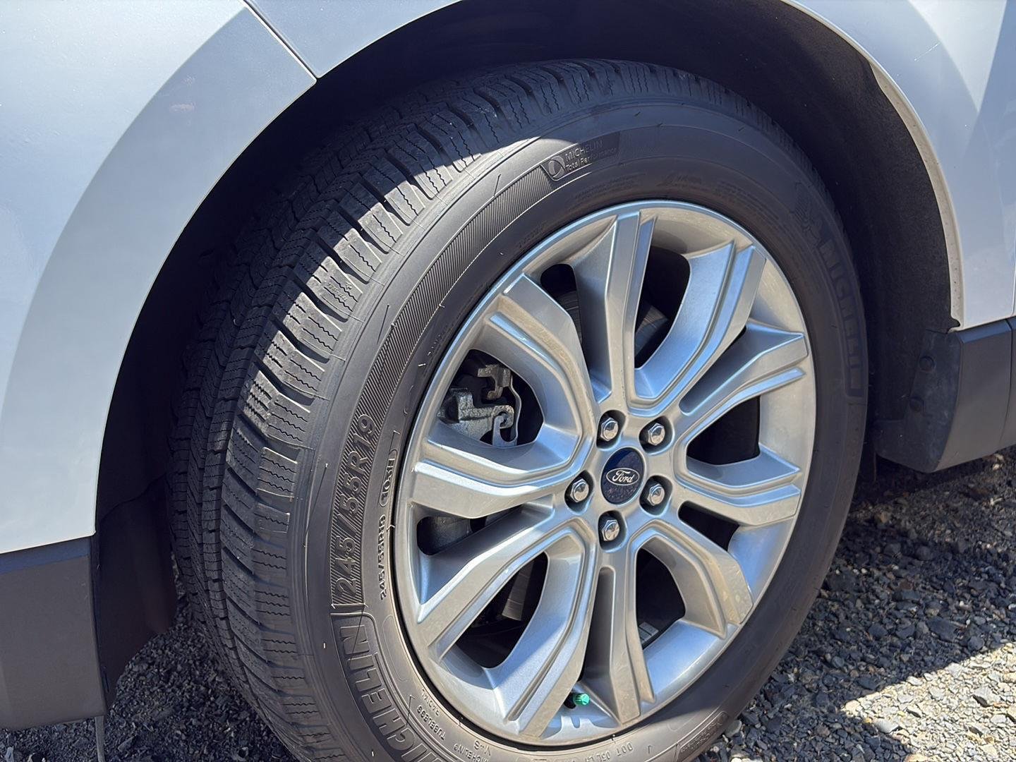 Used 2019 White Platinum Metallic Tri-Coat Ford Titanium image 2
