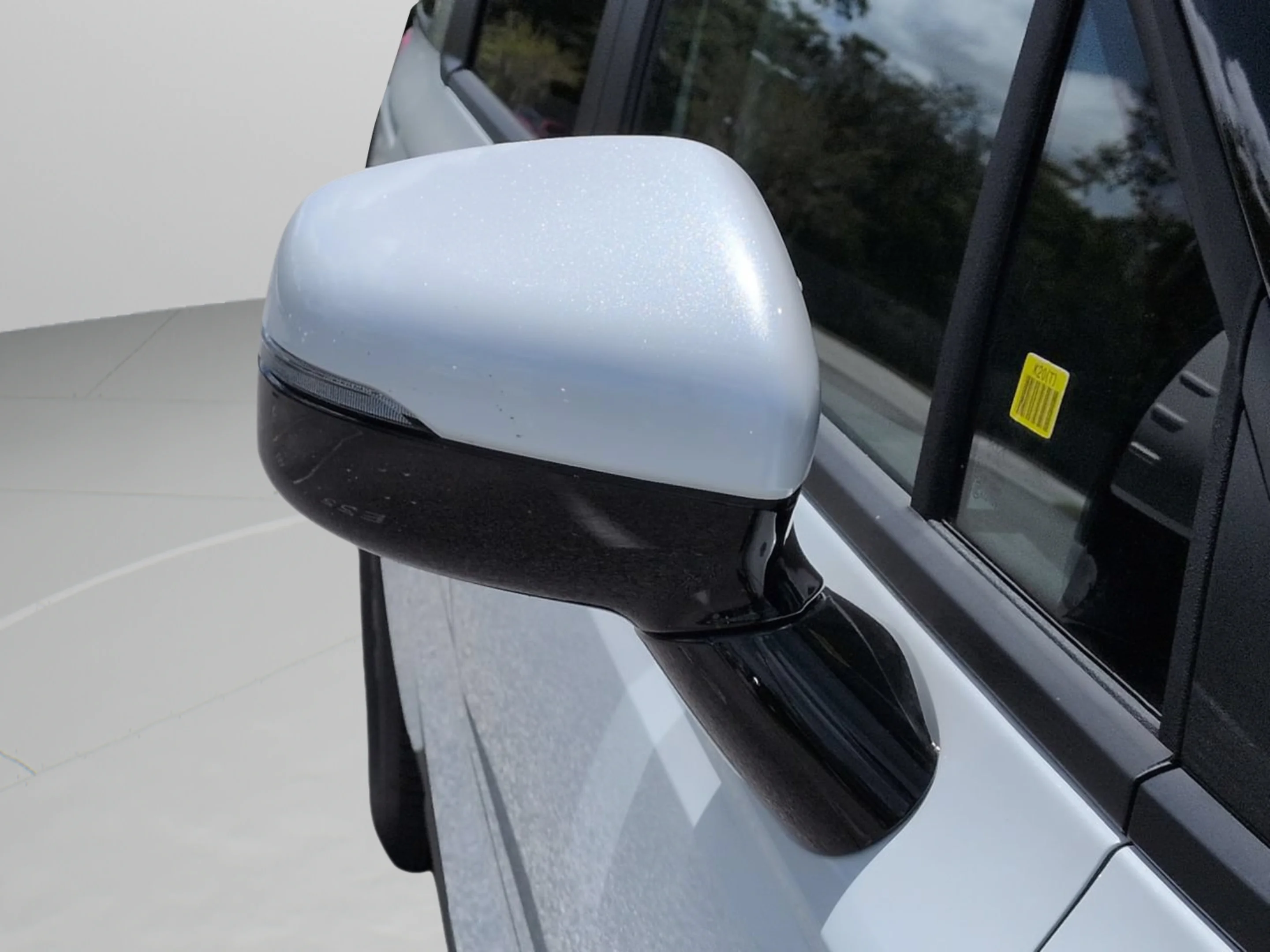 New 2027 Snow White Pearl Kia LXS image 14