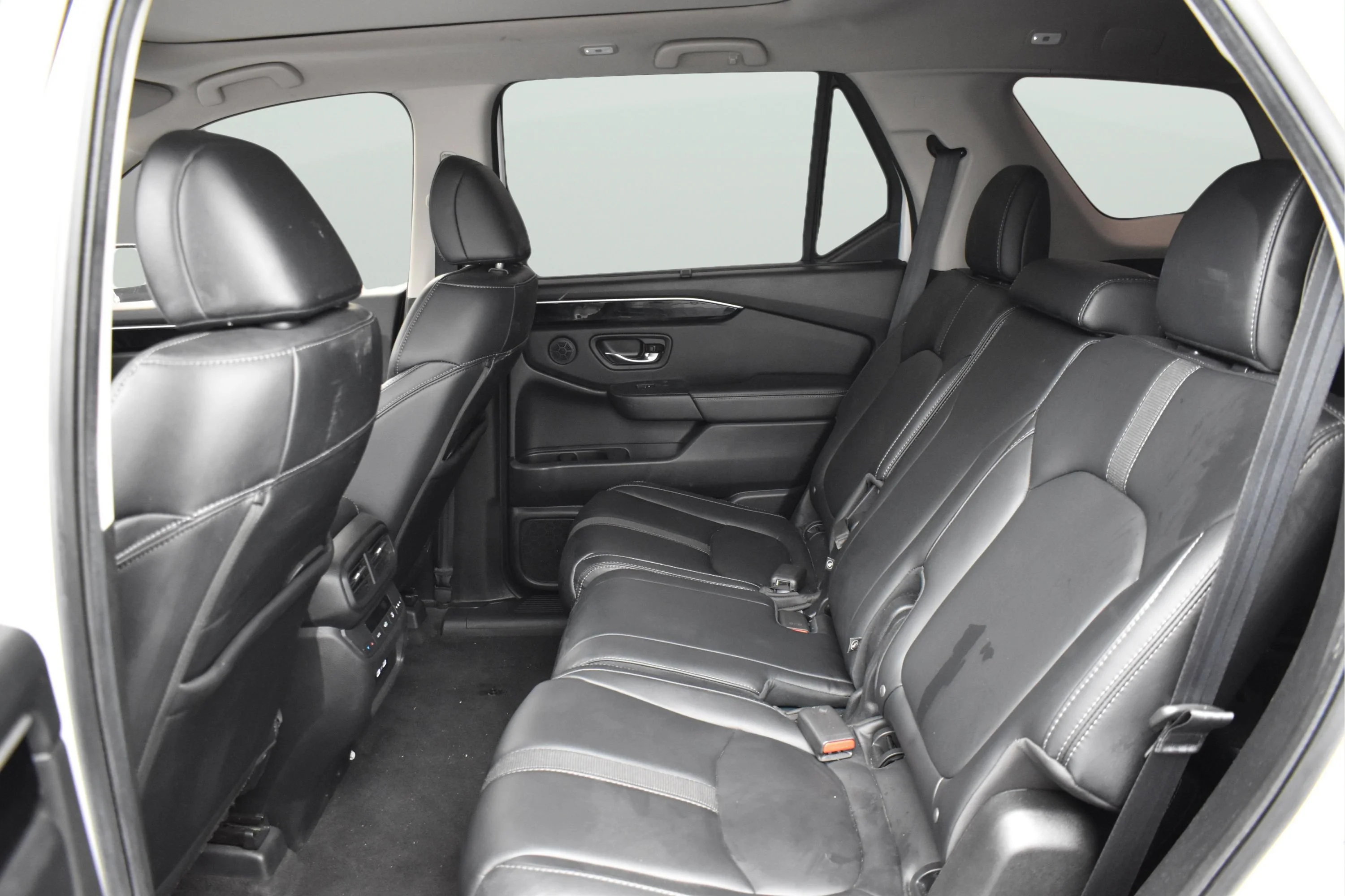 Used 2023 Platinum White Pearl Honda Touring image 21