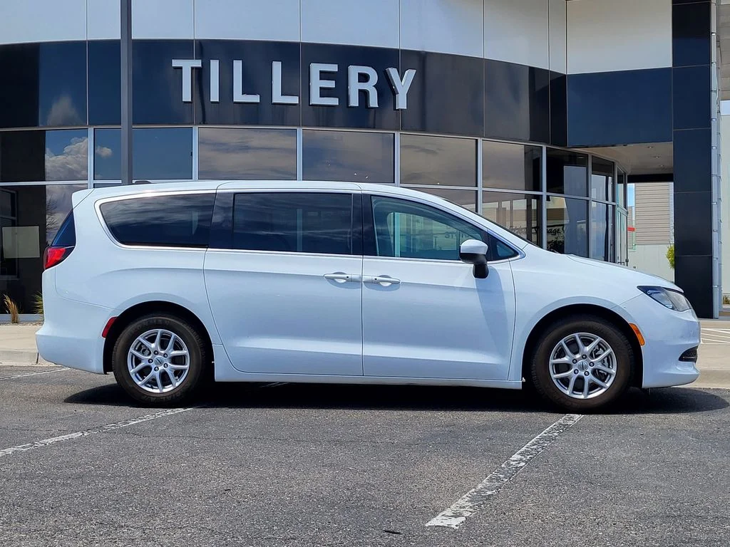 Used 2023 White Chrysler LX image 1
