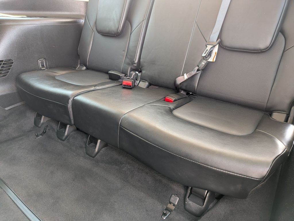Used 2022 Black Nissan Platinum image 27