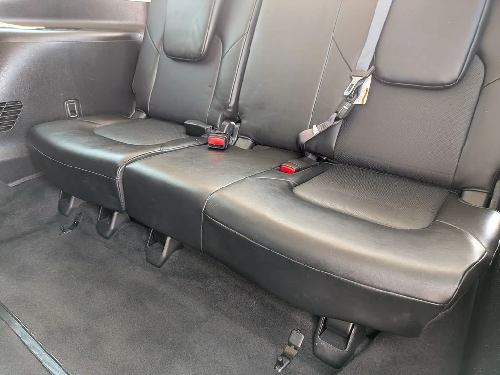 Used 2022 Black Nissan Platinum image 27