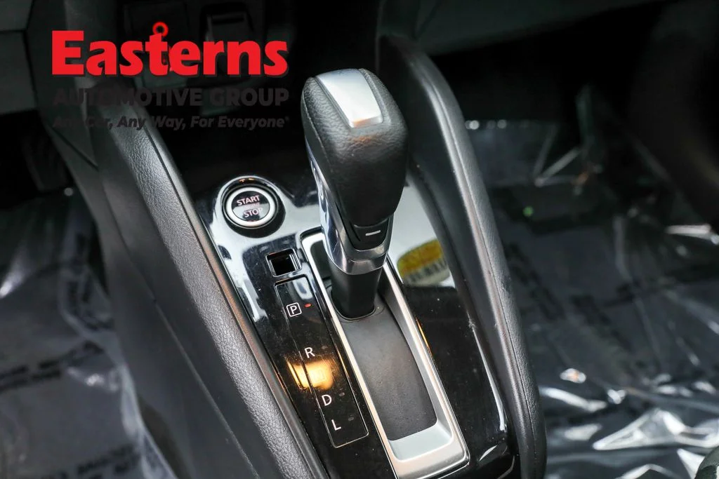 Used 2021 Black Nissan 1.6 SV image 13