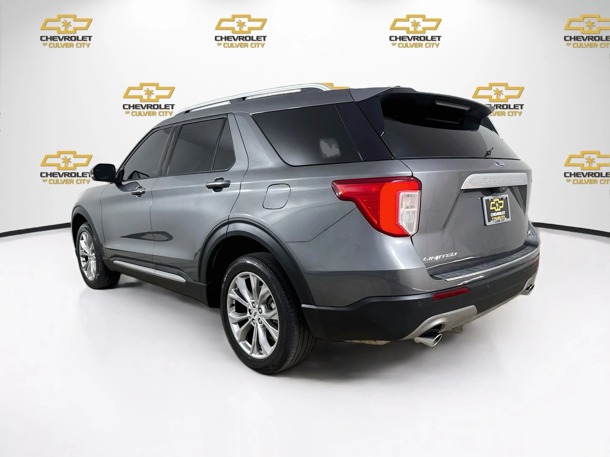 Used 2023 Gray Ford Limited image 6