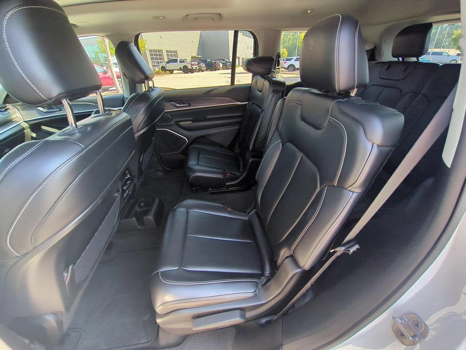 Used 2021 Bright White Clearcoat Jeep Limited image 33