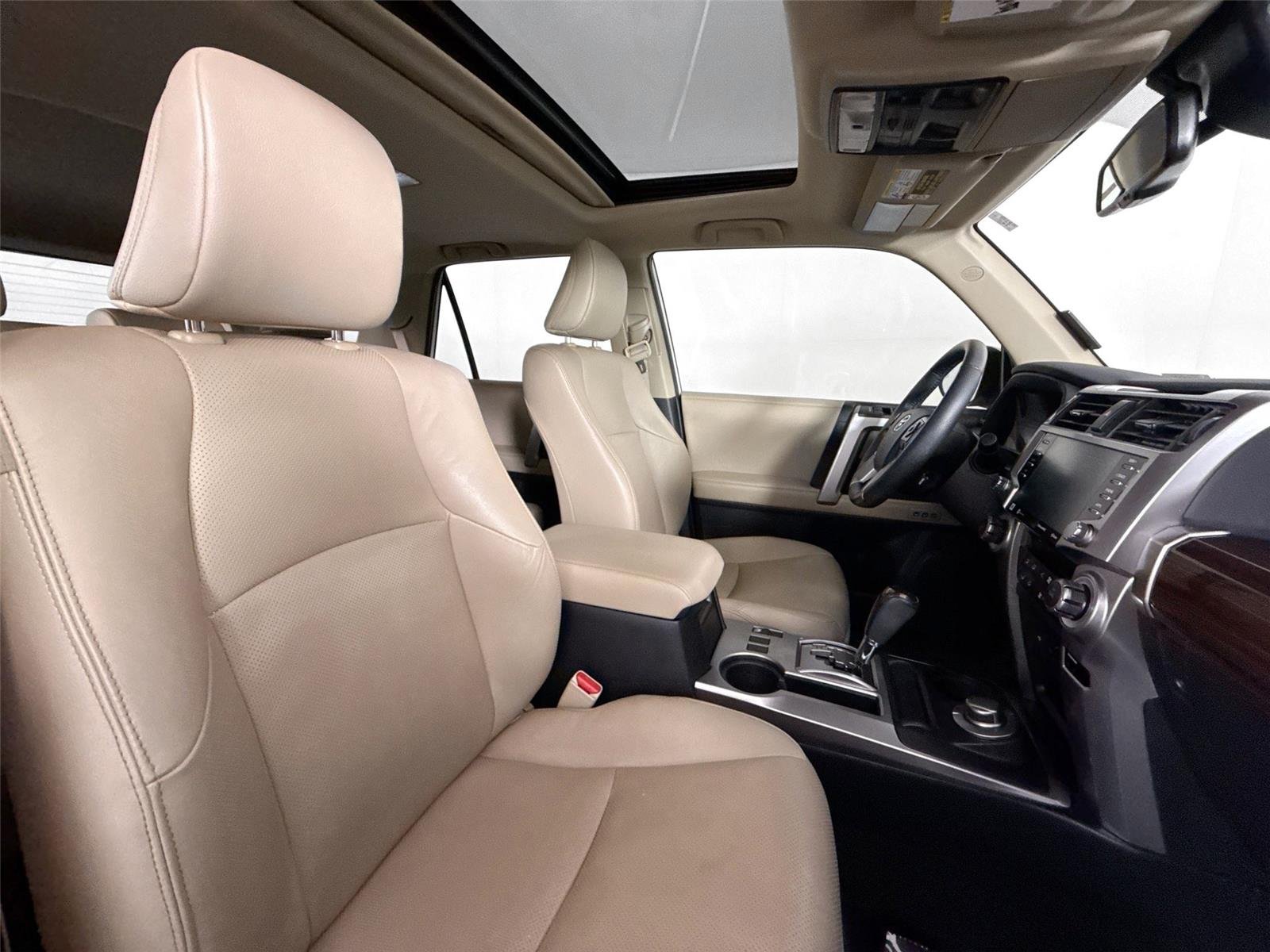 Certified Used 2024 Wind Chill Pearl Toyota Limited image 44