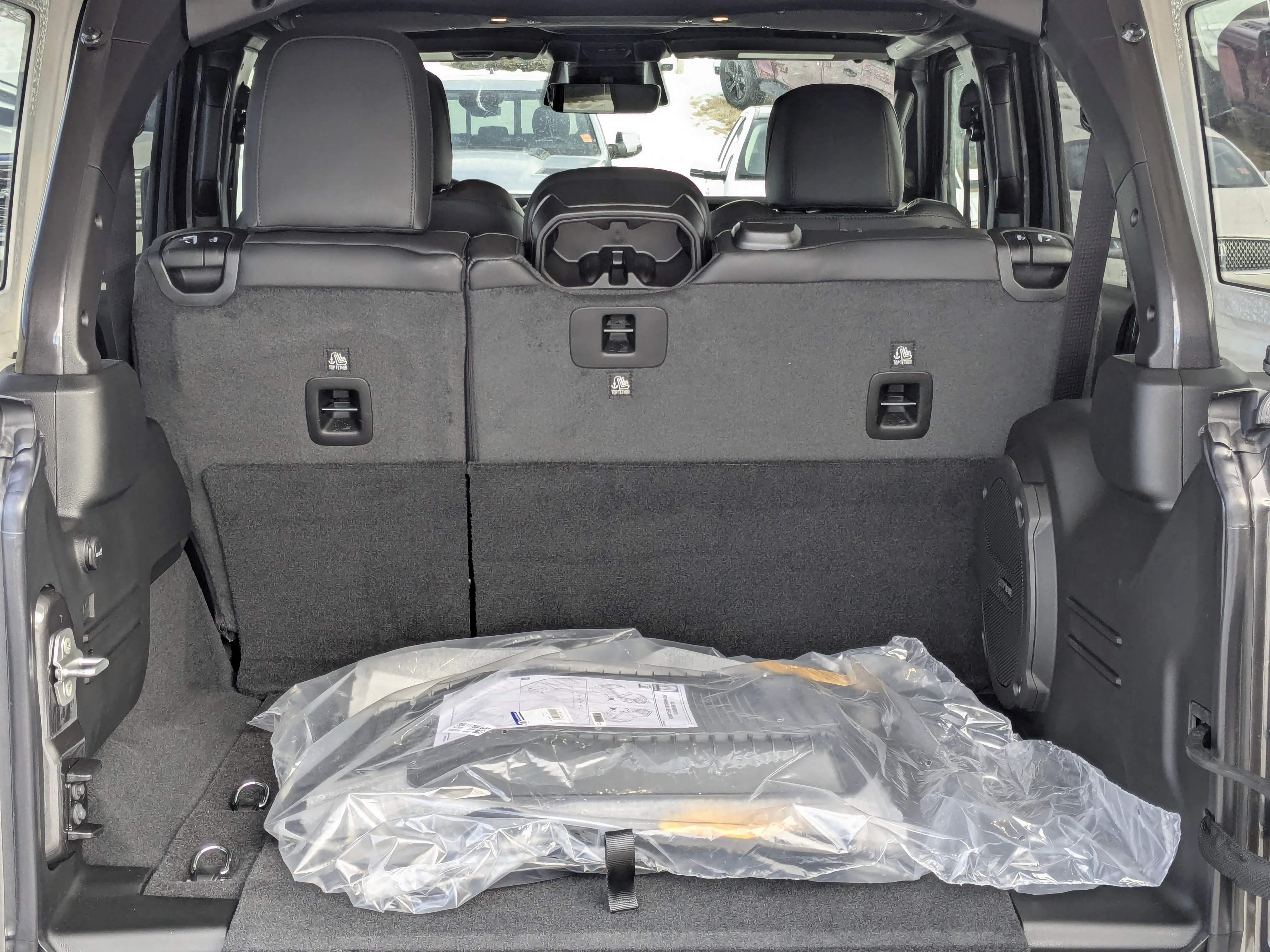 New 2026 Grey Jeep Sahara - - McKinley Leather - Body-Color Top - Alpine Audio - Remote Start & tons more! image 26