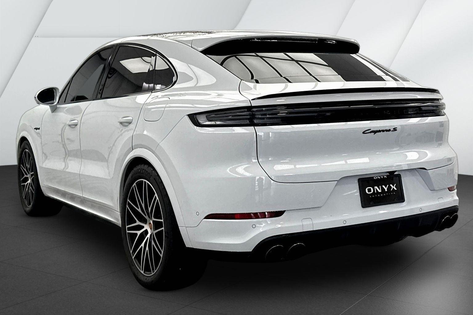 Used 2025 White Porsche S E-Hybrid image 7