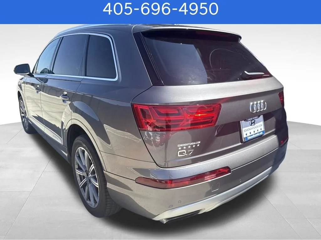 Pre-Owned 2019 Audi Q7 SE Premium