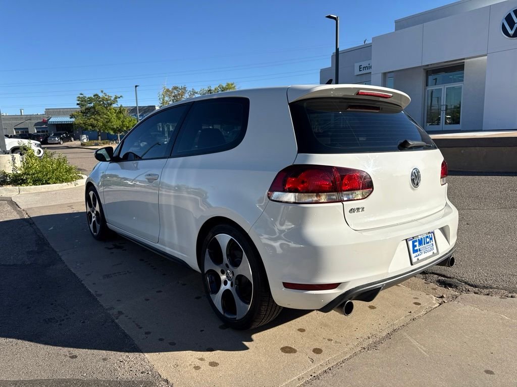 Used 2011 White Volkswagen Base image 3