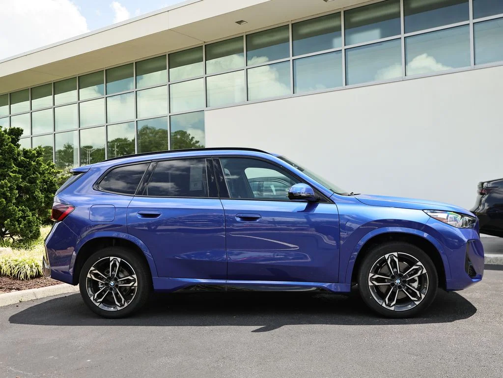 New 2026 Portimao Blue Metallic BMW xDrive28i image 4