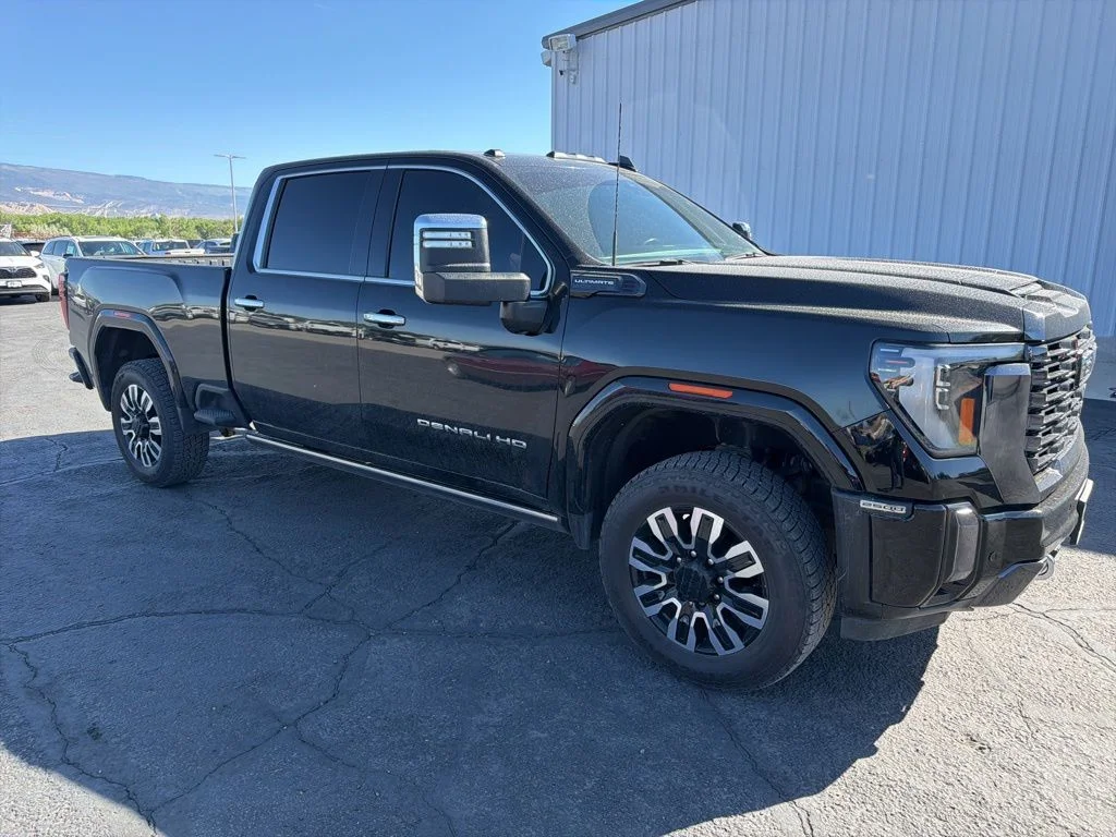 2024 GMC Sierra 4WD Crew Cab Long Box Denali Ultimate's photo