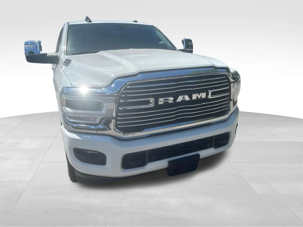 Used 2023 White Ram Laramie image 35