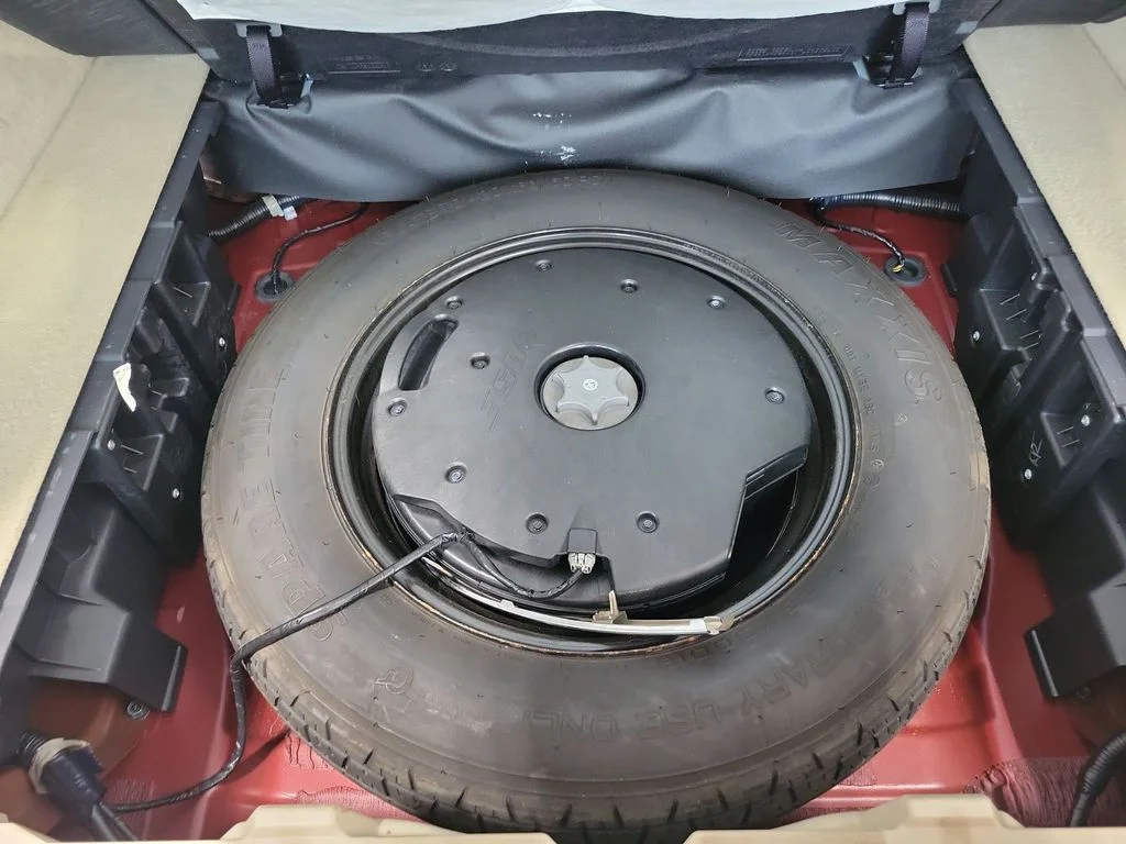 Used 2015 Red Nissan Platinum image 16