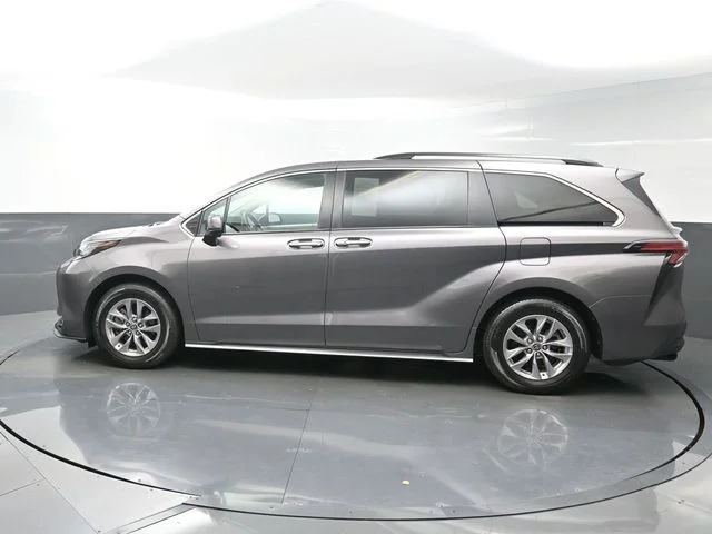Used 2022 Gray Toyota XLE image 4