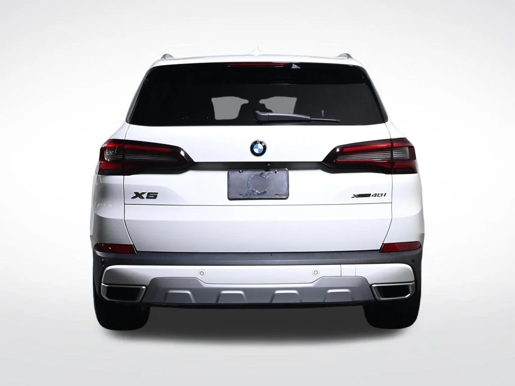 Used 2022 White BMW xDrive40i image 4