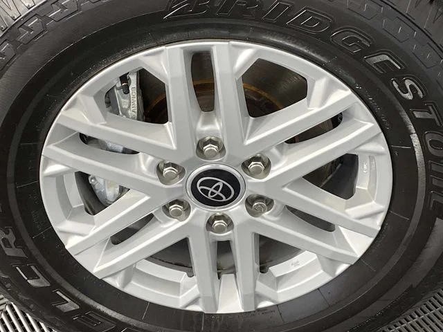 Used 2024 White Toyota SR5 image 36