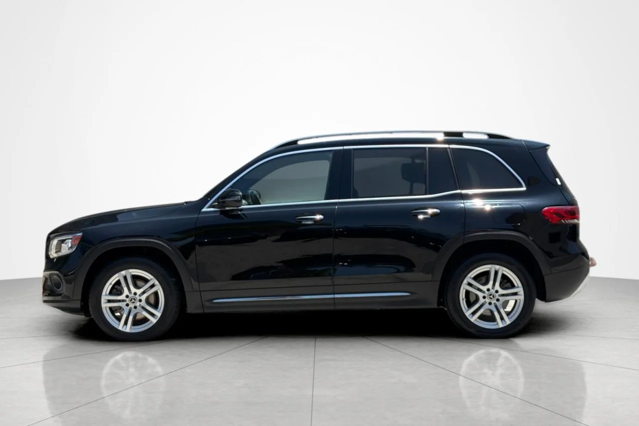 Used 2021 BLACK Mercedes-Benz GLB 250 image 2