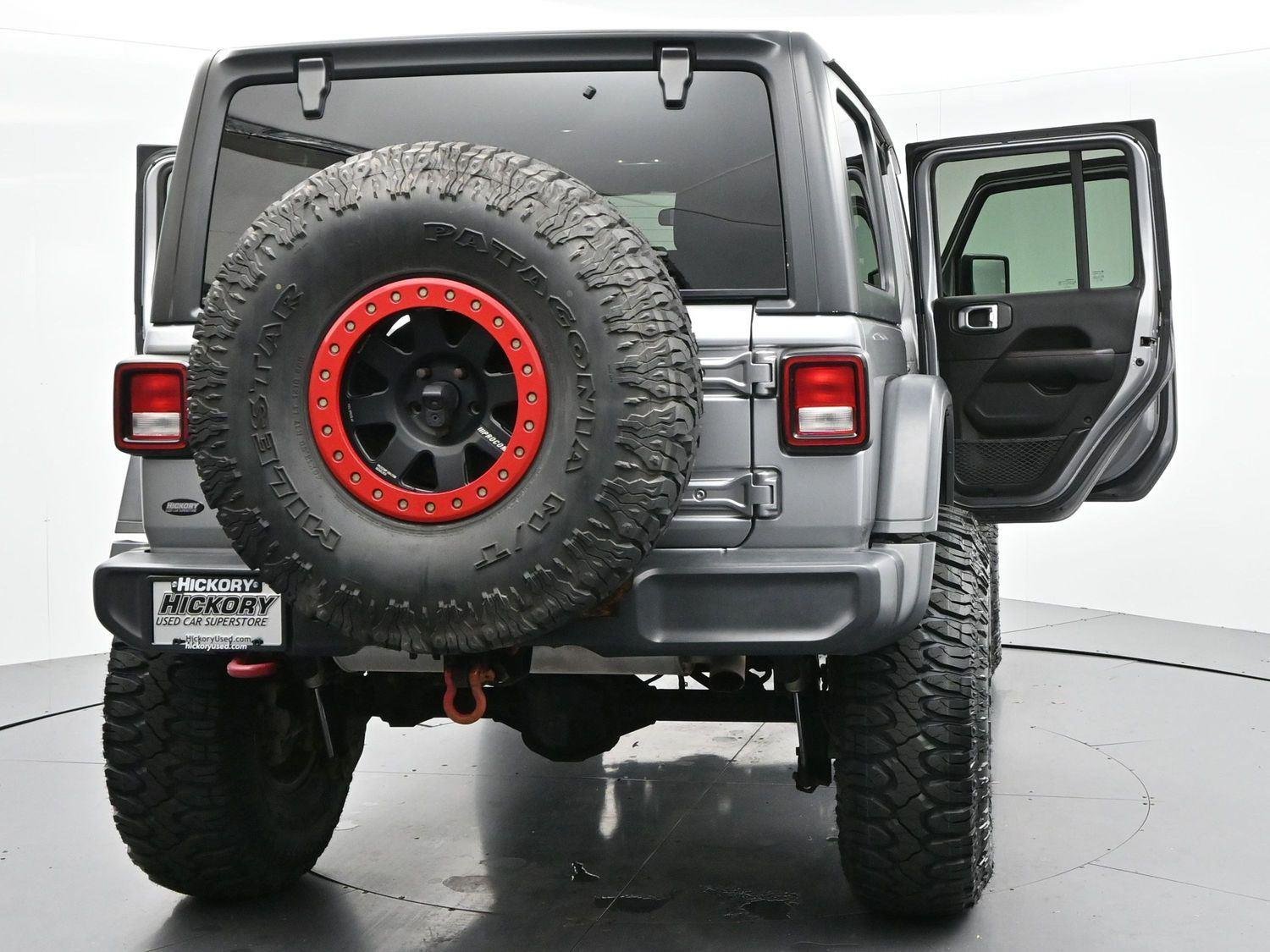 Used 2020 Billet Silver Metallic Clearcoat Jeep Rubicon image 38