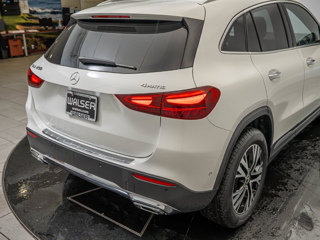 Used 2026 Polar White Mercedes-Benz GLA 250 image 19