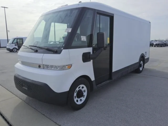 Used 2024 White BrightDrop Base image 3