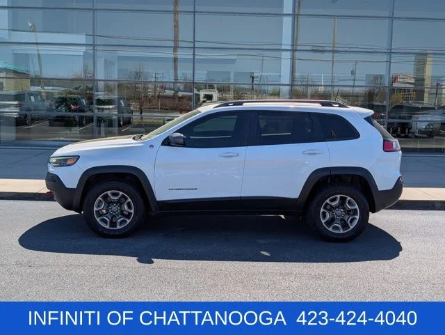 Used 2019 White Jeep Trailhawk image 2