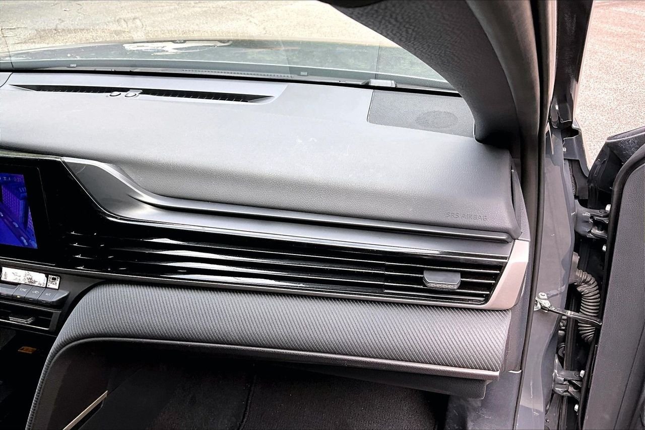 Used 2025  Toyota SE image 23
