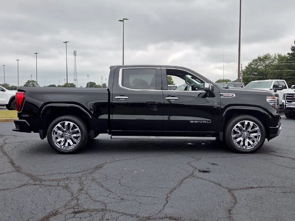 Used 2024 Onyx Black GMC Denali image 14