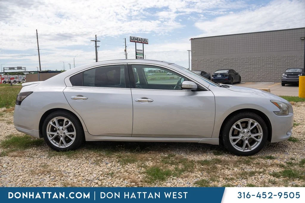 Used 2012 Silver Nissan 3.5 SV image 31