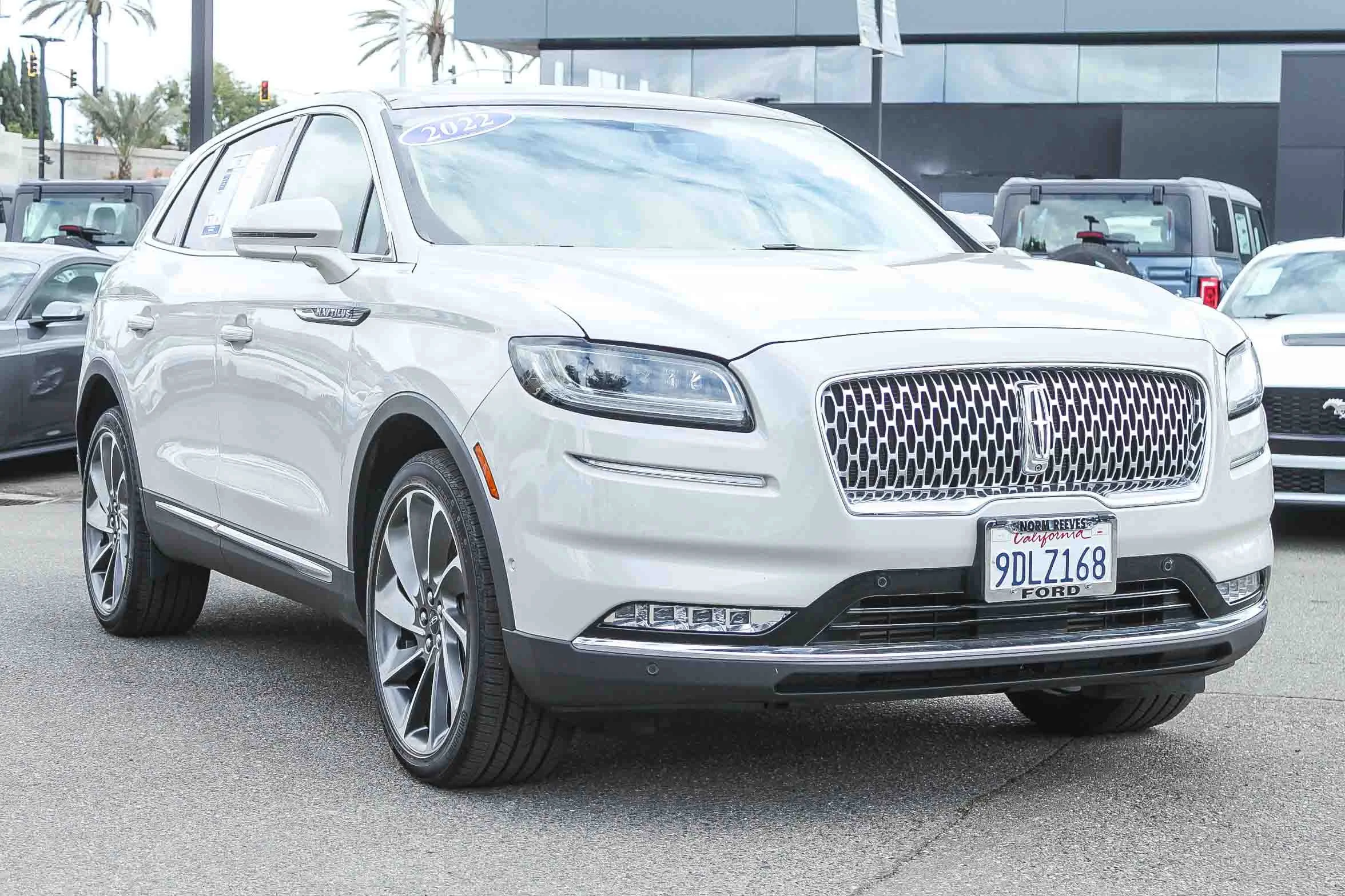 Certified Used 2022 Pearl Metallic Lincoln Reserve image 3