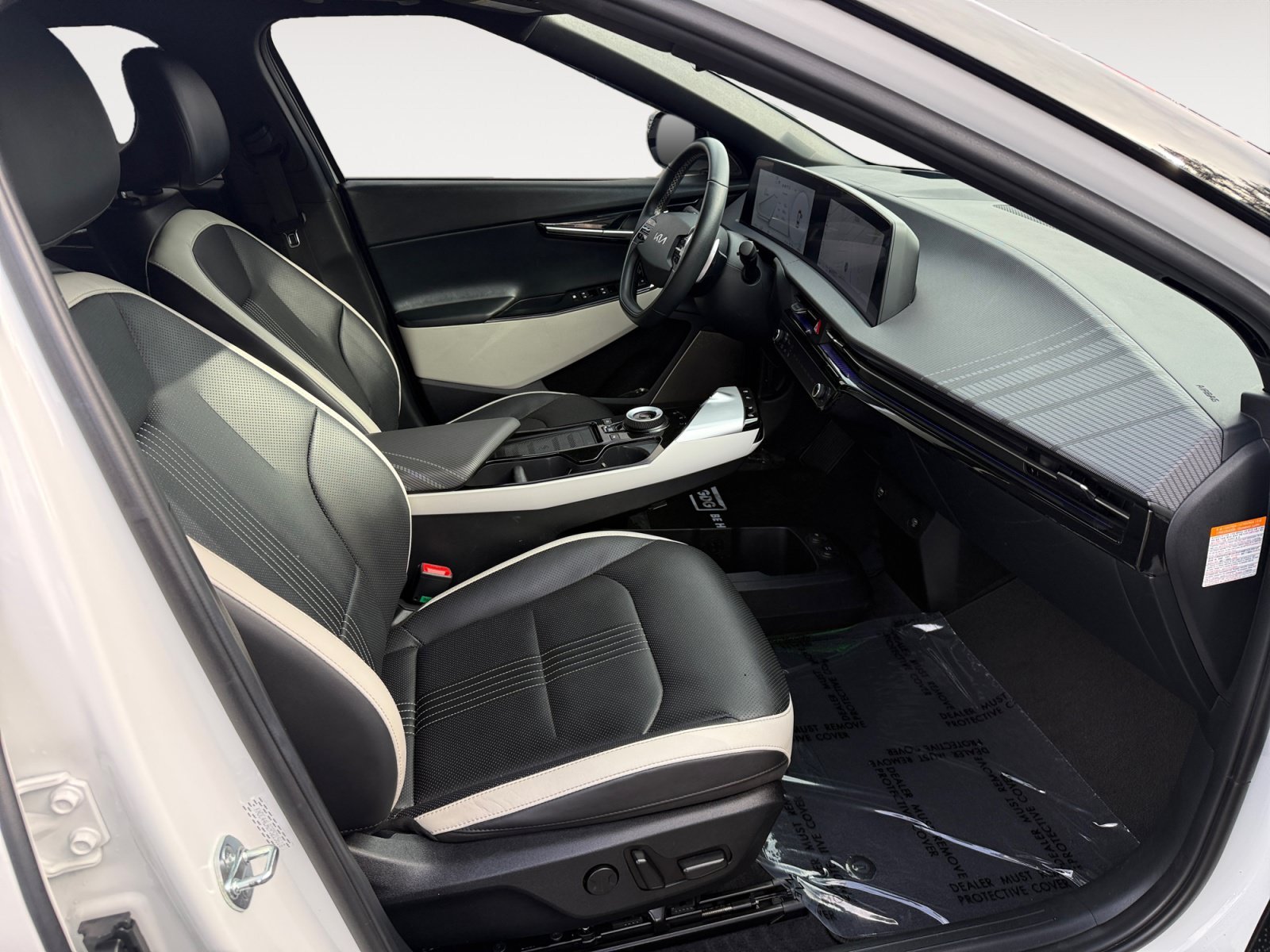 Used 2024 Snow White Pearl Kia GT-Line image 19