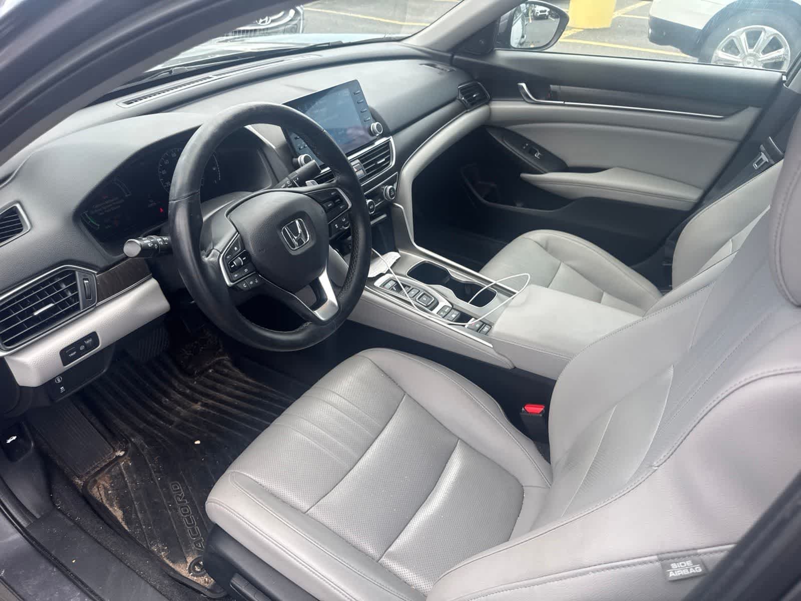 Used 2018 Modern Steel Metallic Honda EX-L w/Navi image 2