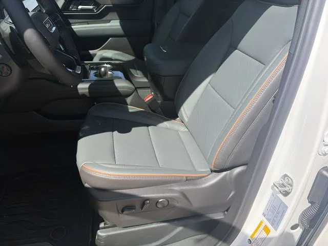 New 2026 White GMC AT4 image 10