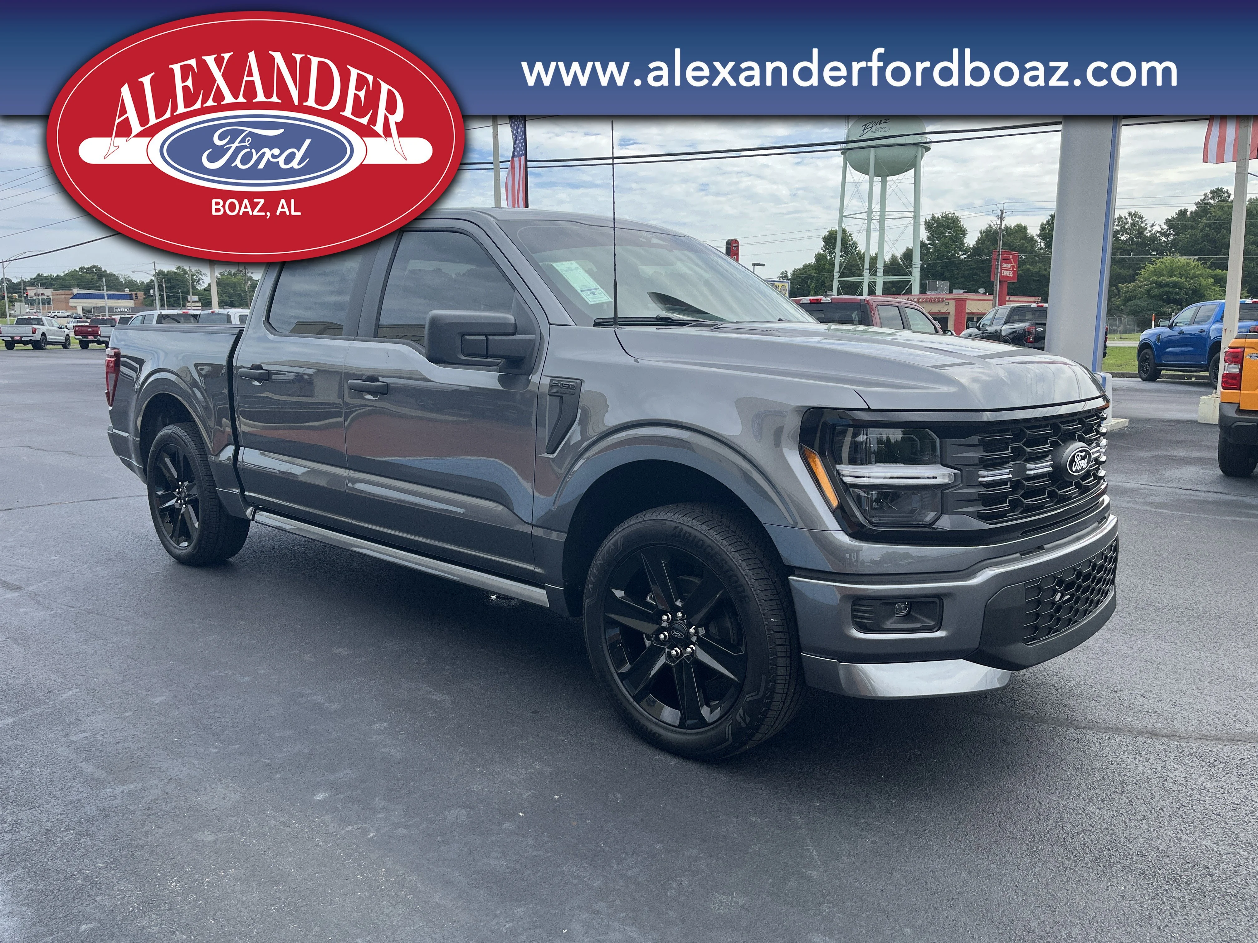 New 2026 Carbonized Gray Metallic Ford Lobo image 4