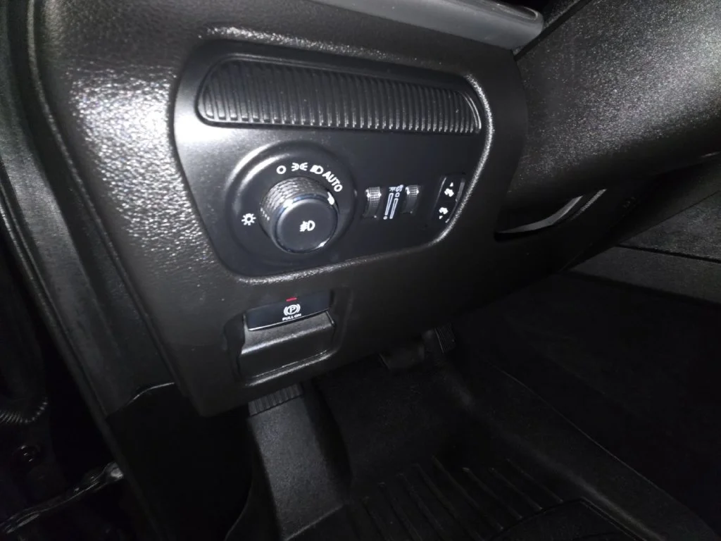 Used 2022 Black Jeep Series III image 32