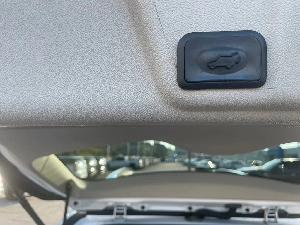 Used 2016 WHITE FROST TRICOAT Buick Premium image 12