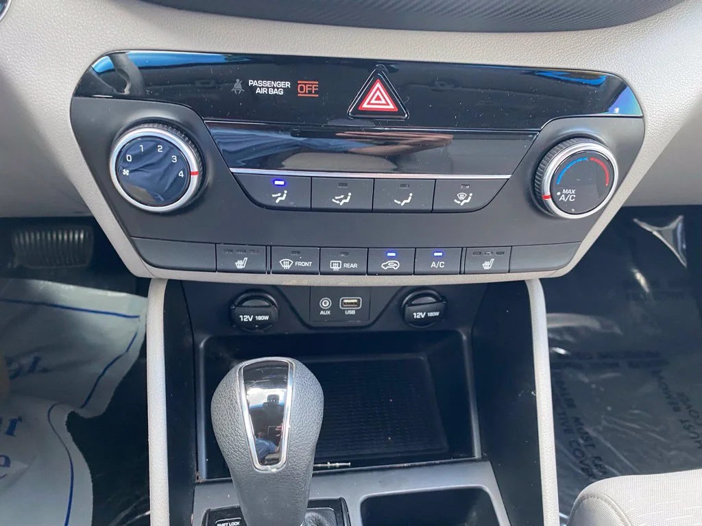 Used 2019 Black Hyundai Value image 22