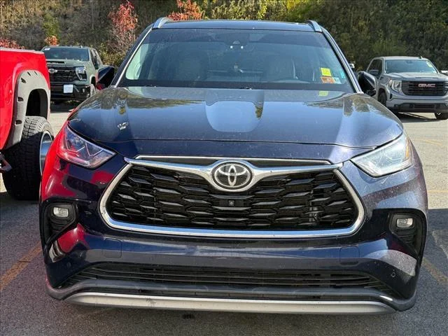 Used 2023 Blueprint Toyota Platinum image 3