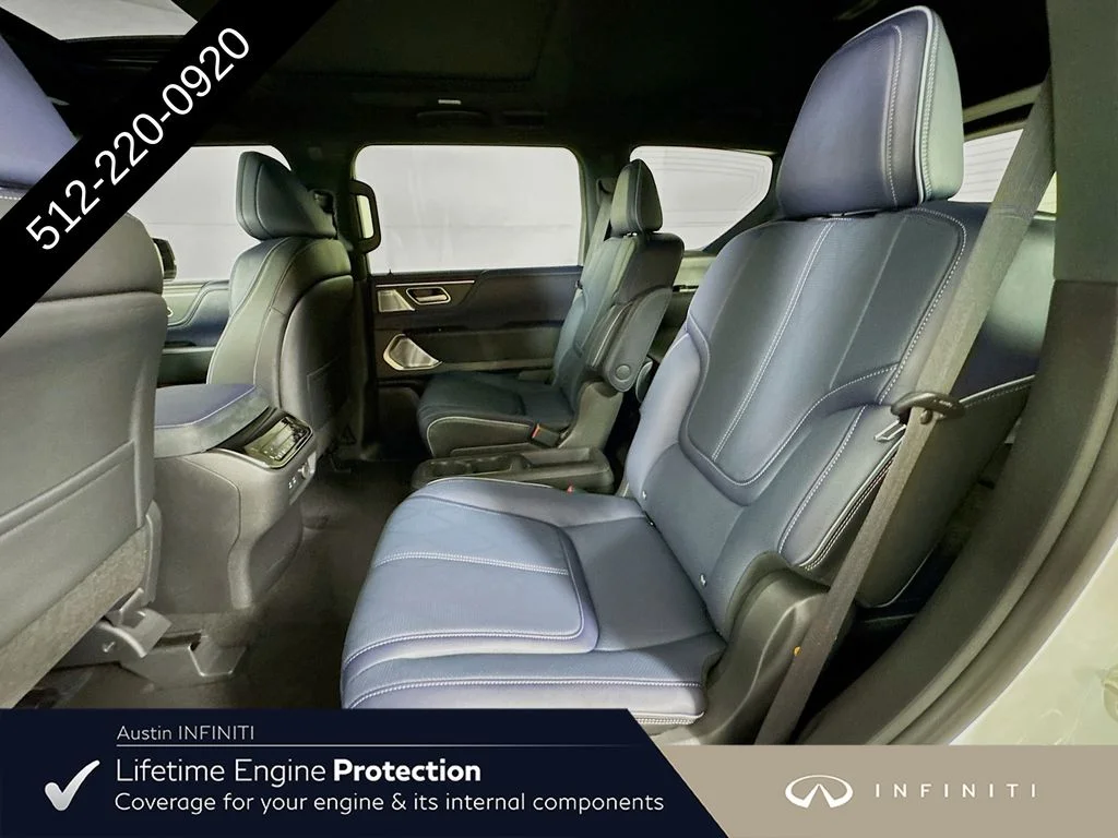 New 2027 2T RADIANT WHIT INFINITI SPORT image 32