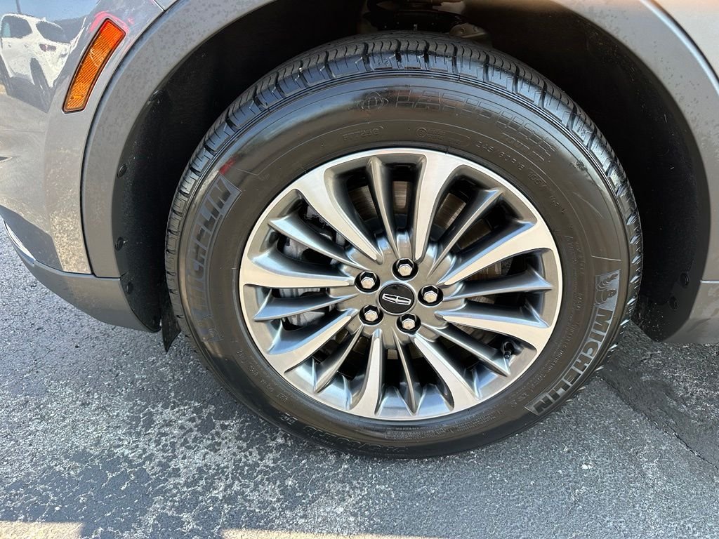 Used 2023 Gray Lincoln Standard image 9