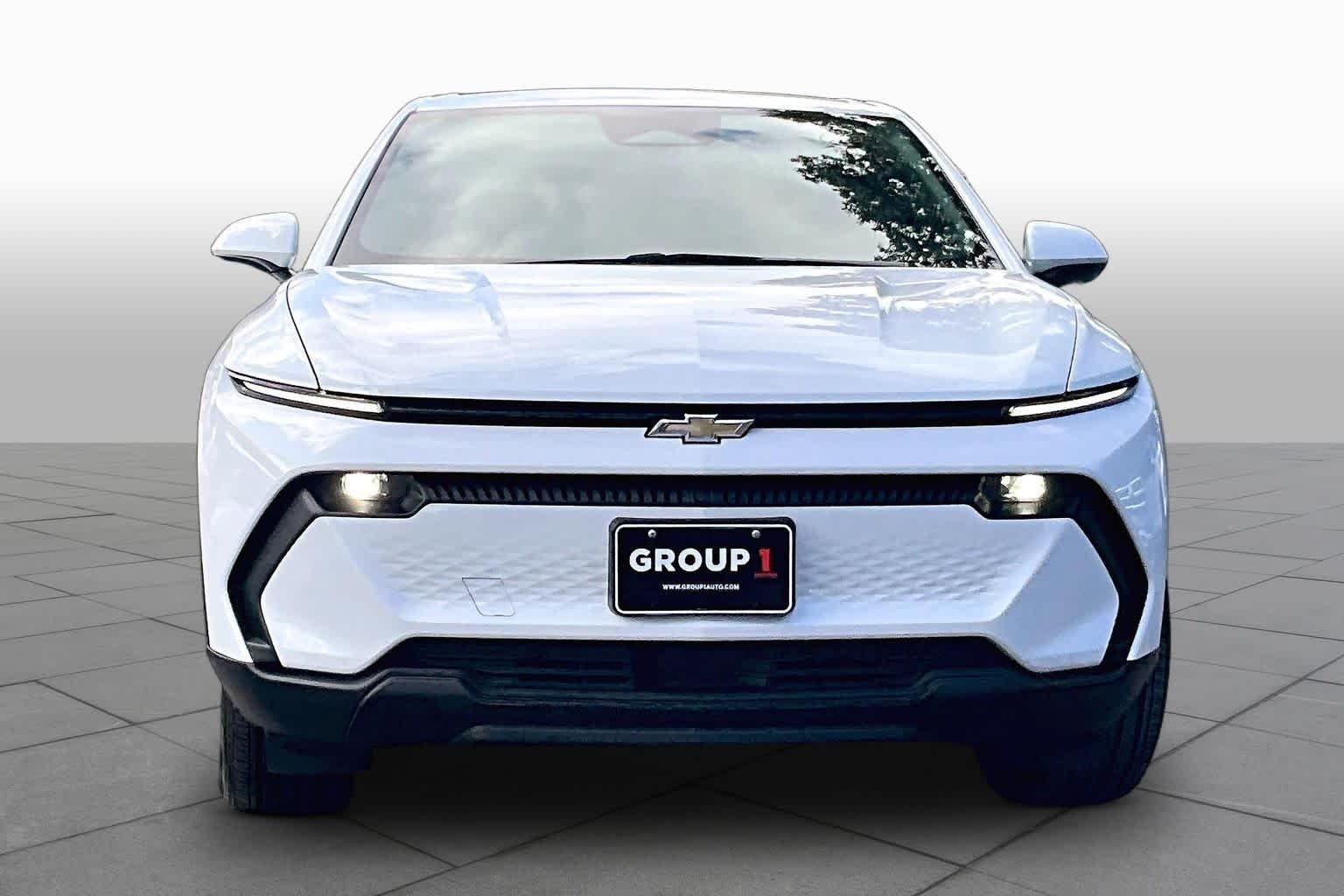 Used 2026 Summit White Chevrolet LT1 w/PCY image 3