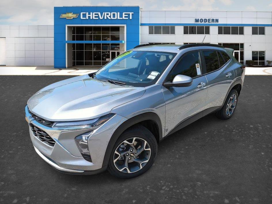 Used 2025 Sterling Gray Metallic Chevrolet LT image 1