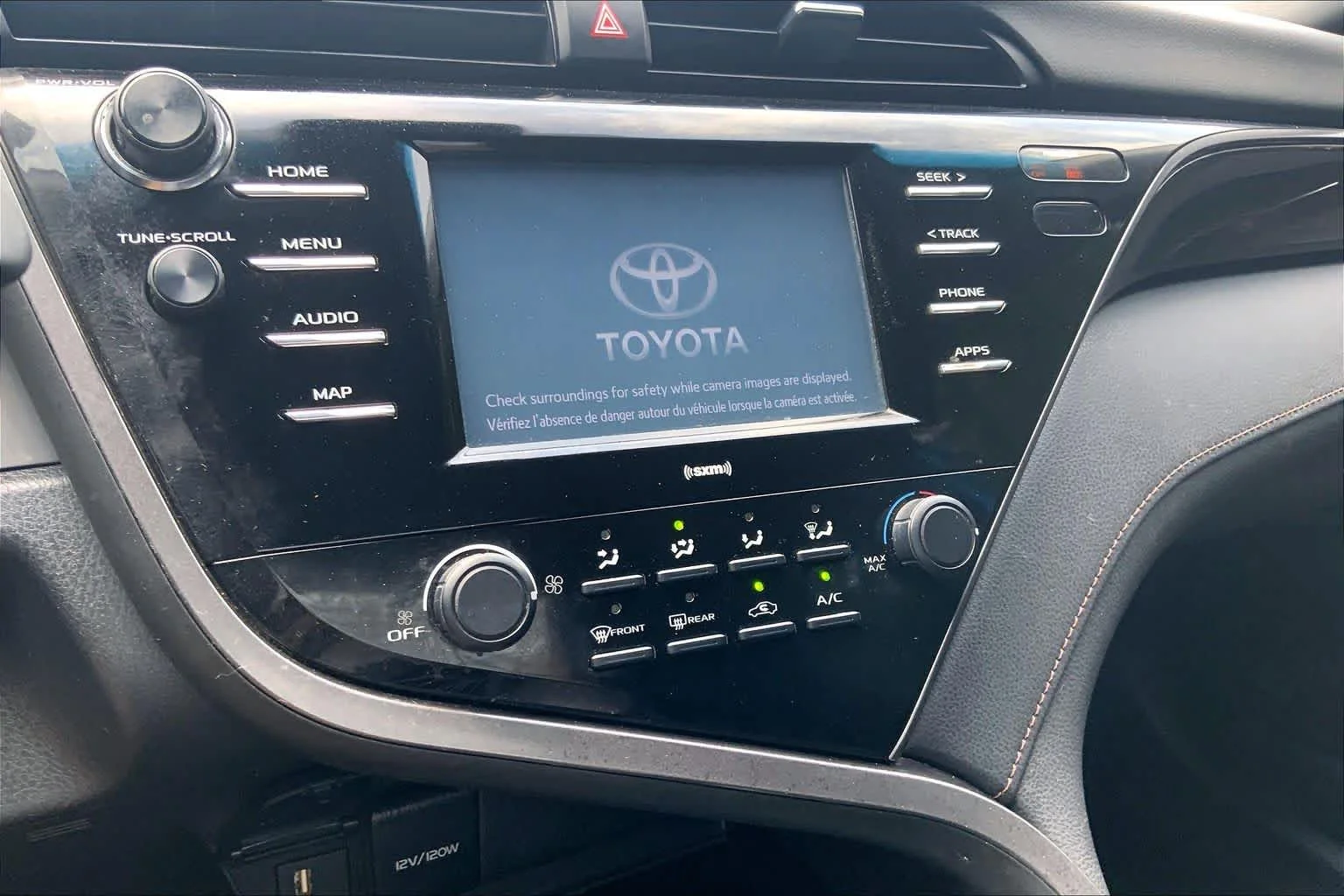 2020 Toyota Camry LE - Photo 35