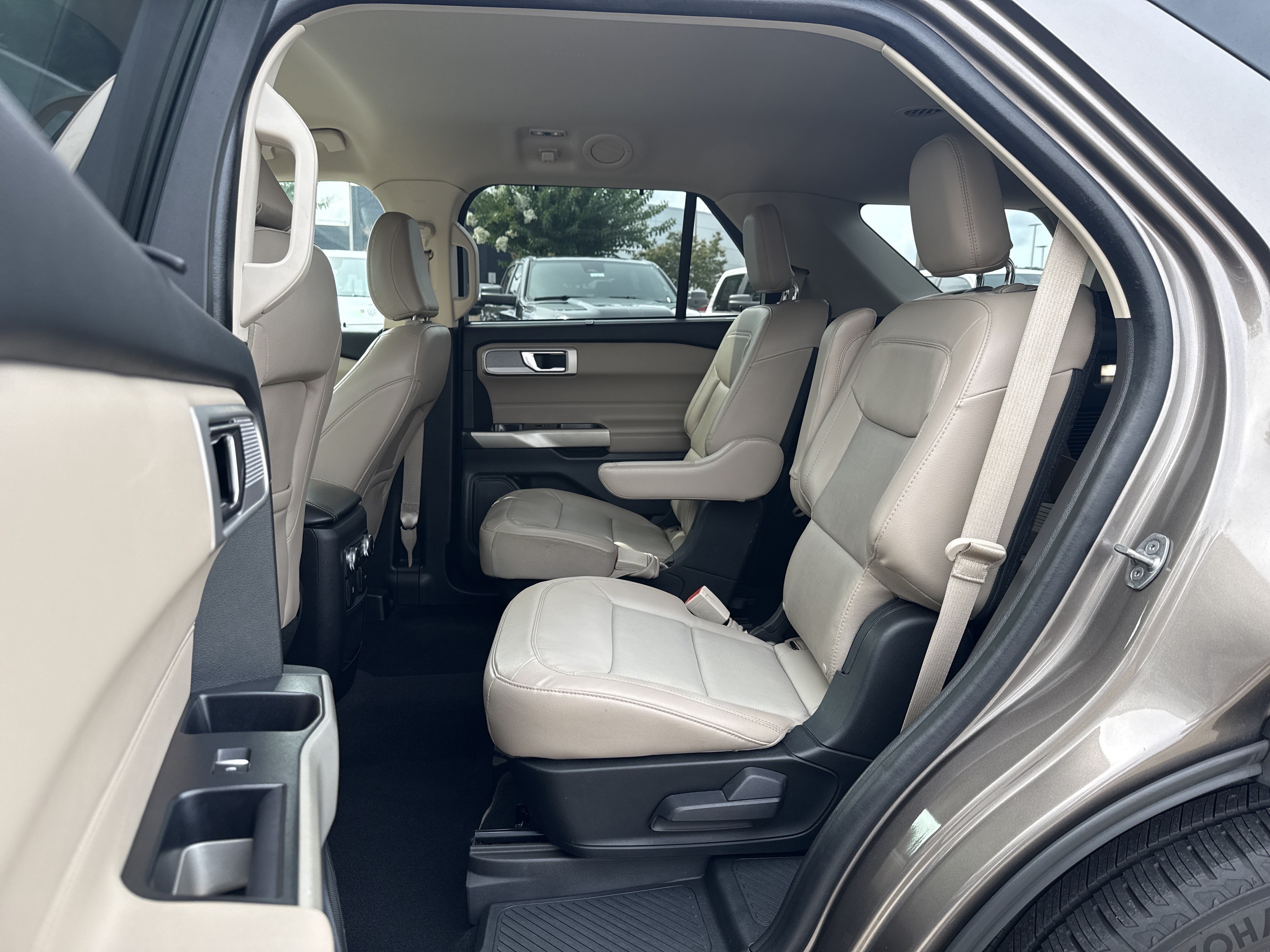 Used 2021 Gray Ford Limited image 21