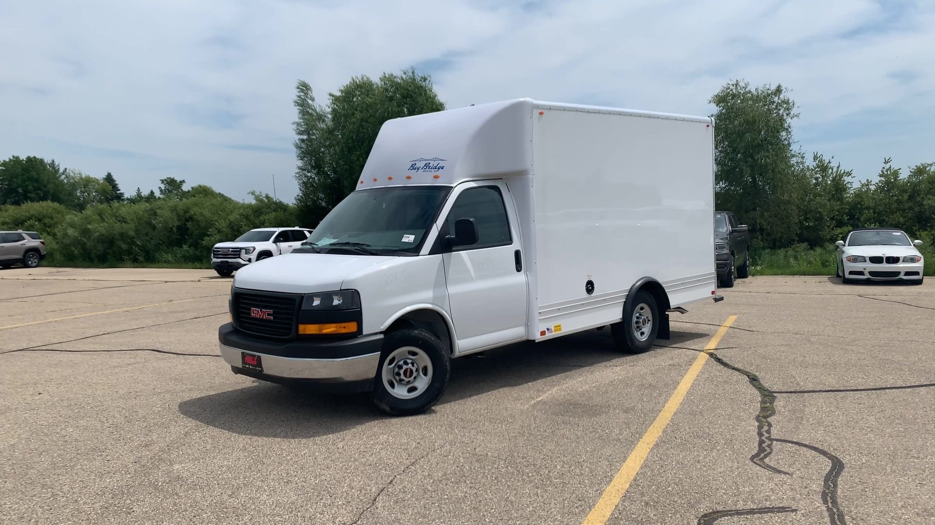 New 2025 Summit White GMC 1WT image 28