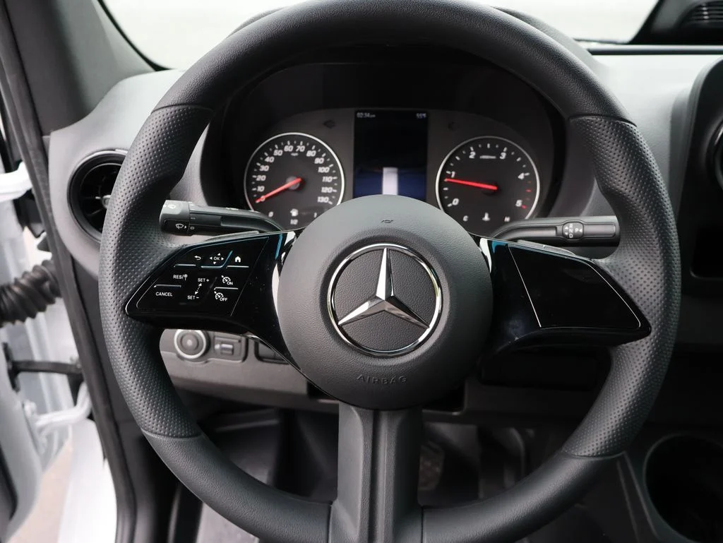 New 2026 Arctic White Mercedes-Benz Cargo 144 WB image 32