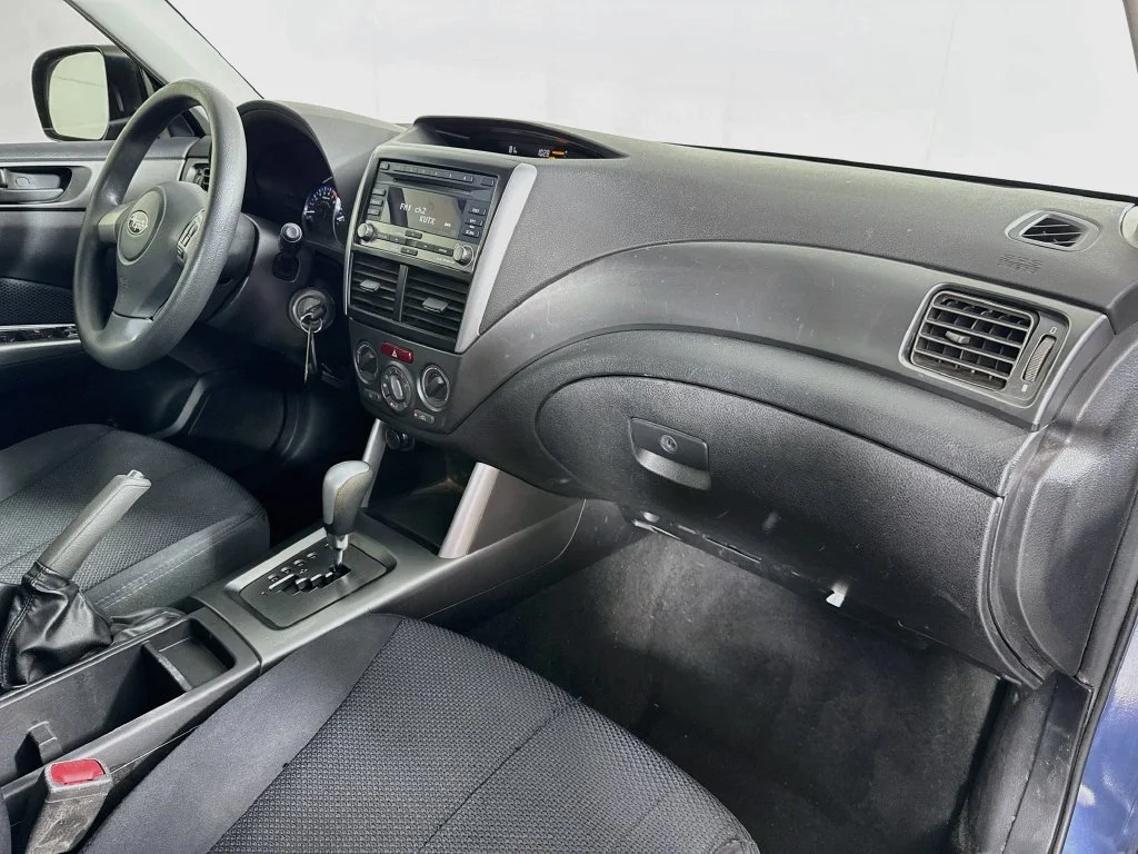 Used 2011 Blue Subaru 2.5X image 31