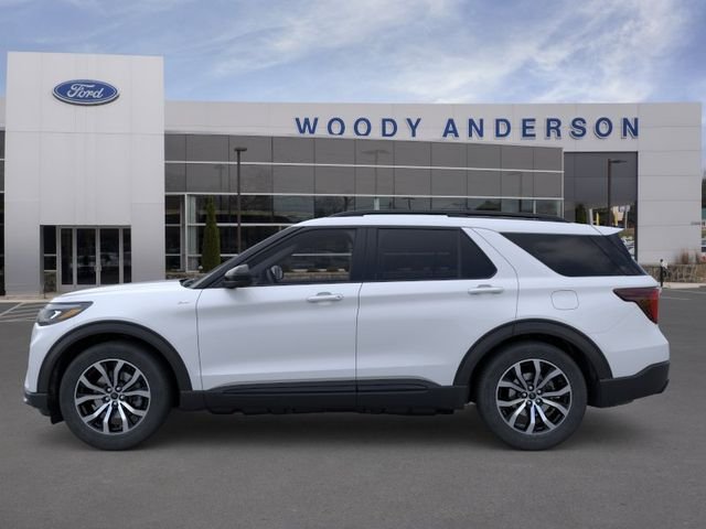 New 2026 Space White Metallic Ford ST-Line image 3